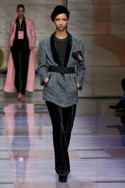 Look 28